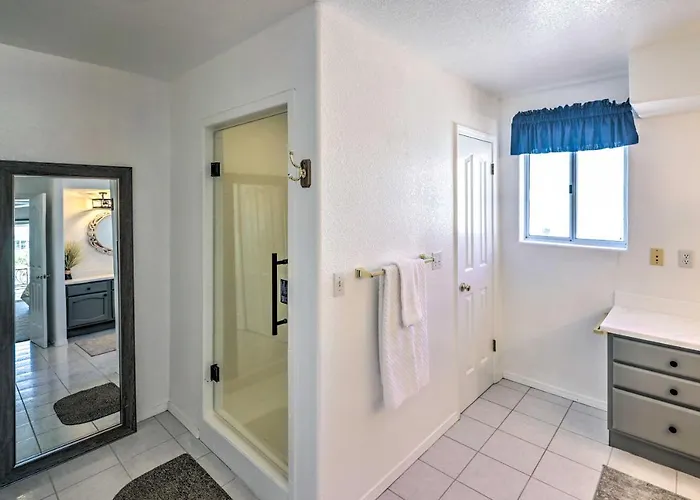 Luxe W/ Detached Casita & Furnished Patio! Holiday home Bullhead City