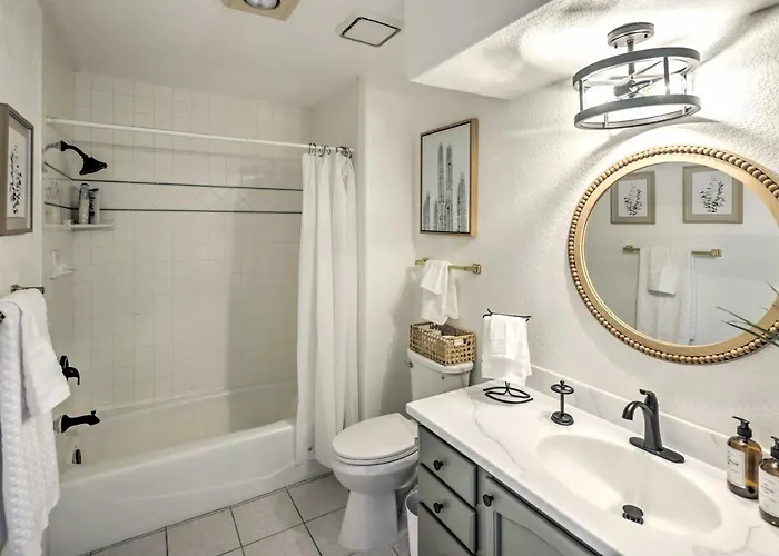 Luxe W/ Detached Casita & Furnished Patio!