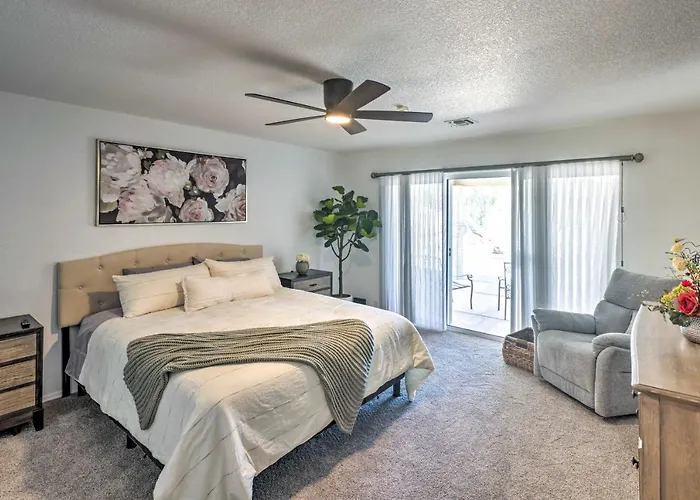 Luxe W/ Detached Casita & Furnished Patio! Holiday home Bullhead City