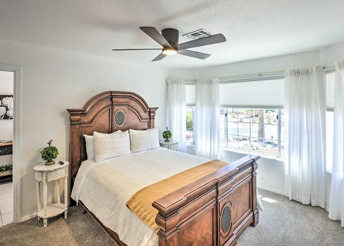 Holiday home Luxe W/ Detached Casita & Furnished Patio!