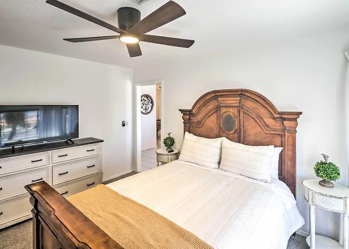 Luxe W/ Detached Casita & Furnished Patio! Dom wakacyjny Bullhead City